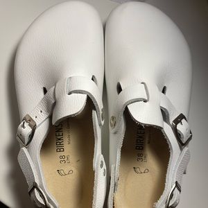 Worn once white birkenstocks!!